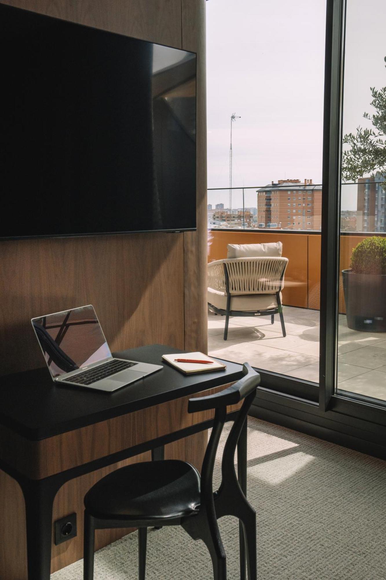 Hotel Pinar Plaza Madrid Bagian luar foto