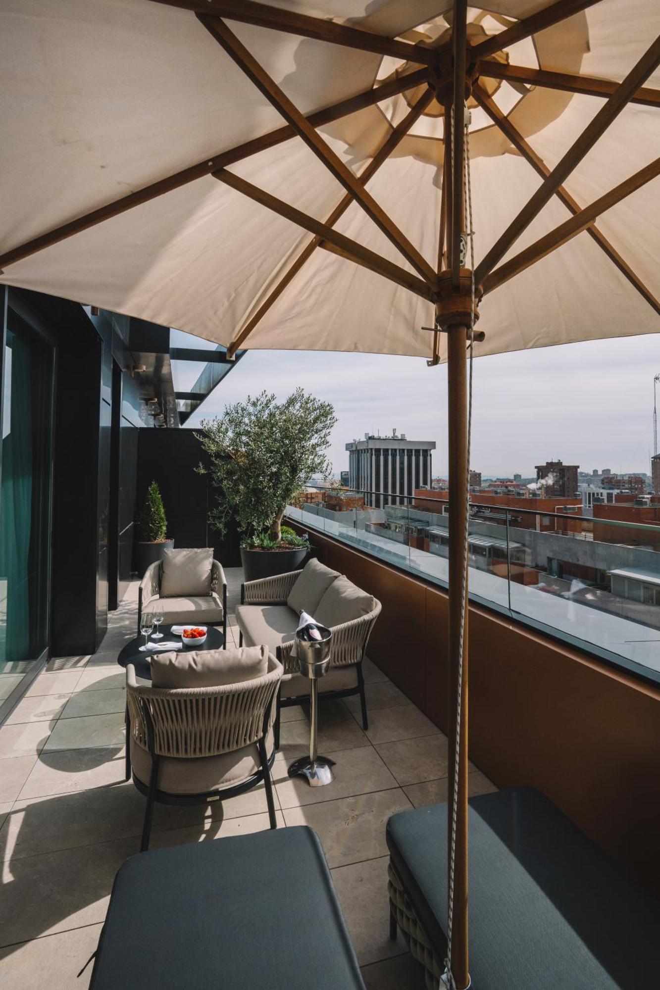 Hotel Pinar Plaza Madrid Bagian luar foto