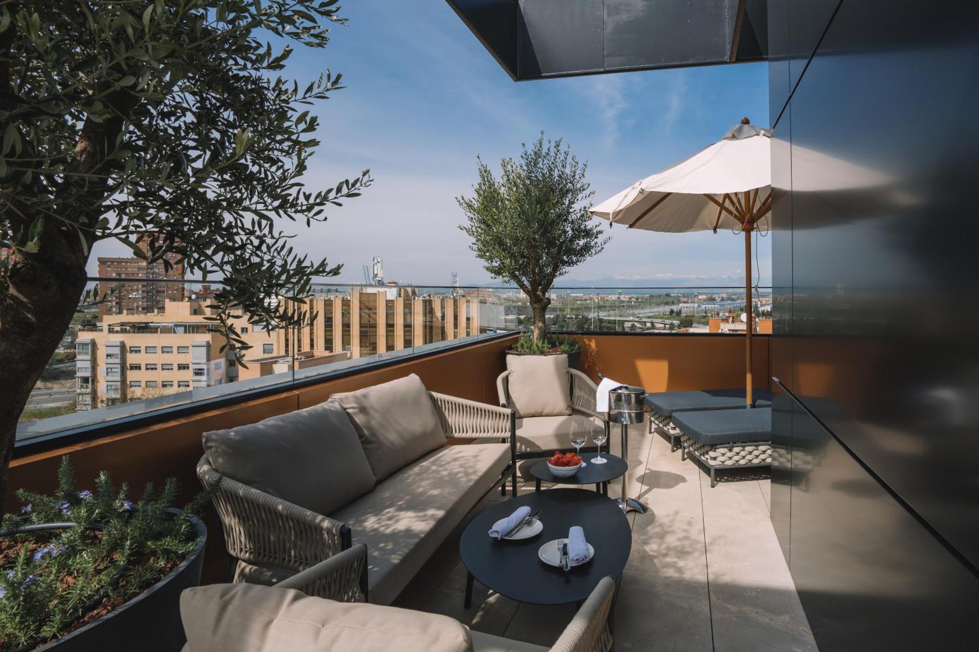 Hotel Pinar Plaza Madrid Bagian luar foto