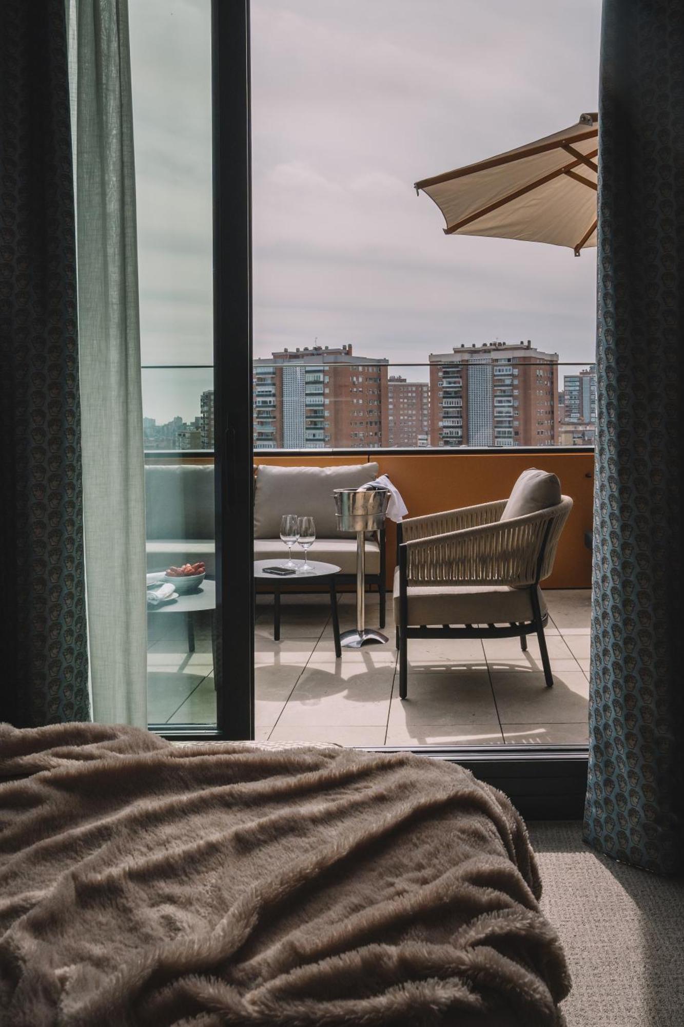 Hotel Pinar Plaza Madrid Bagian luar foto