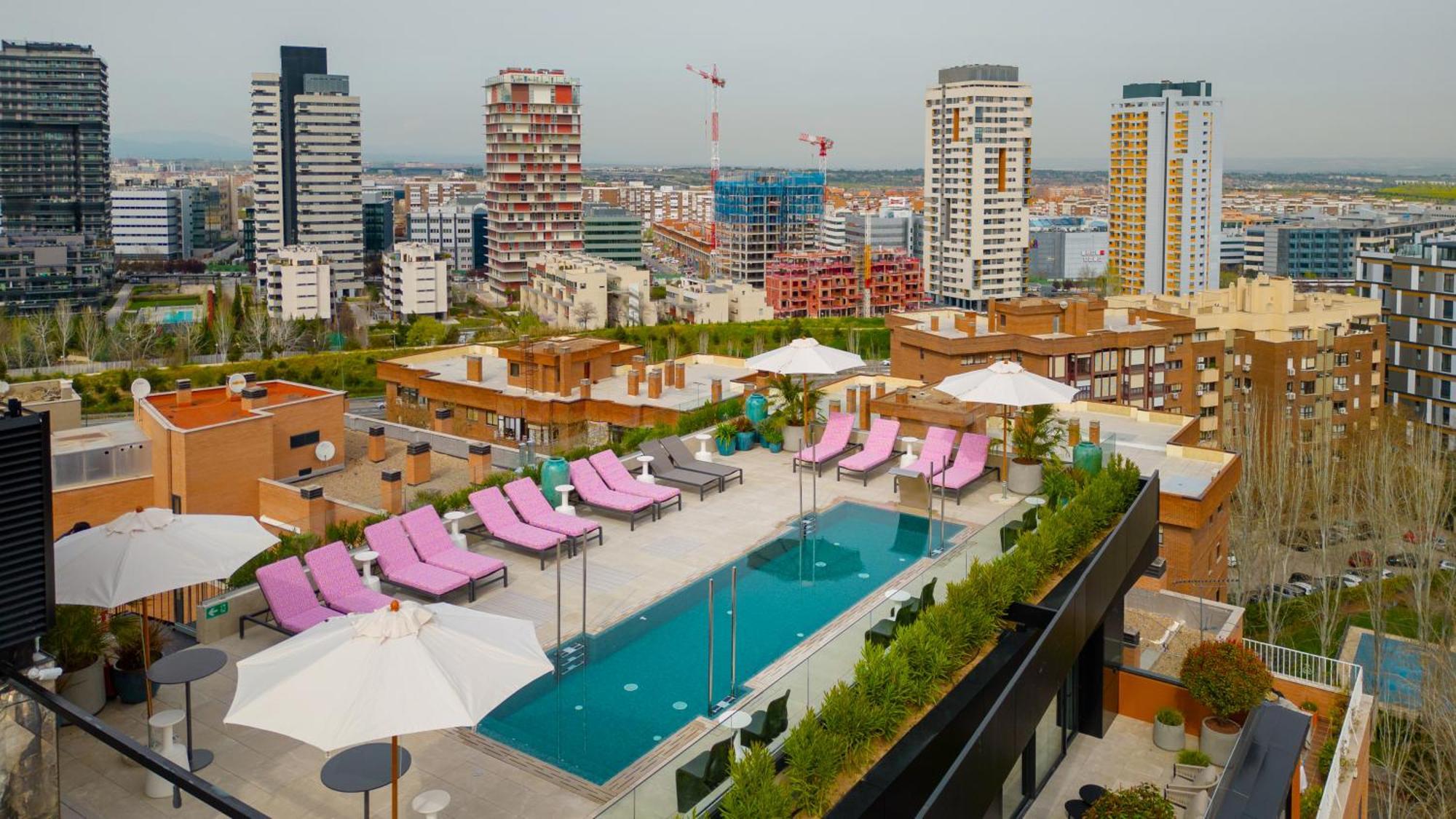 Hotel Pinar Plaza Madrid Bagian luar foto