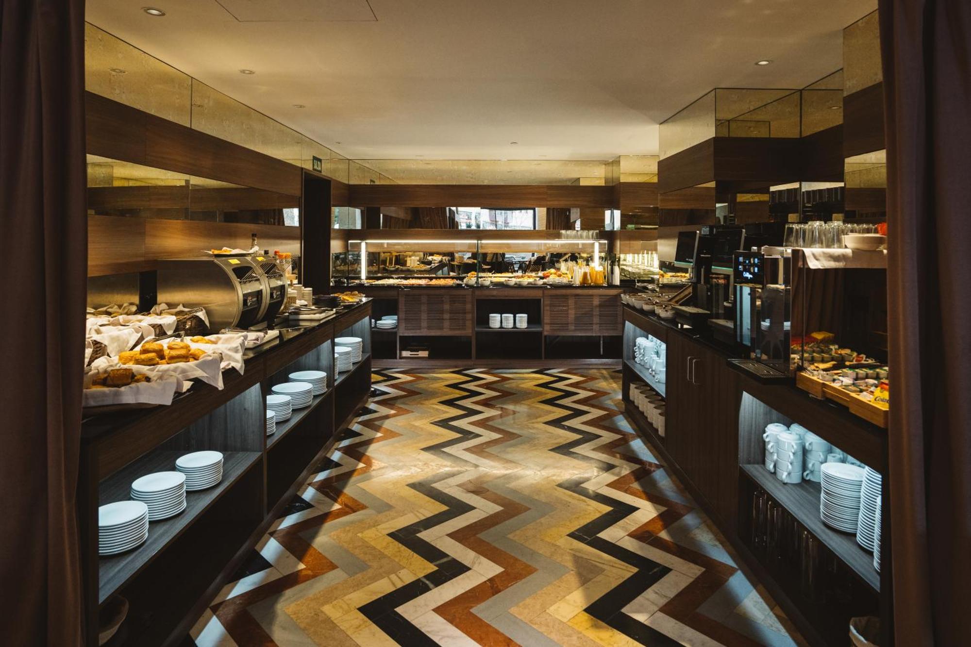 Hotel Pinar Plaza Madrid Bagian luar foto