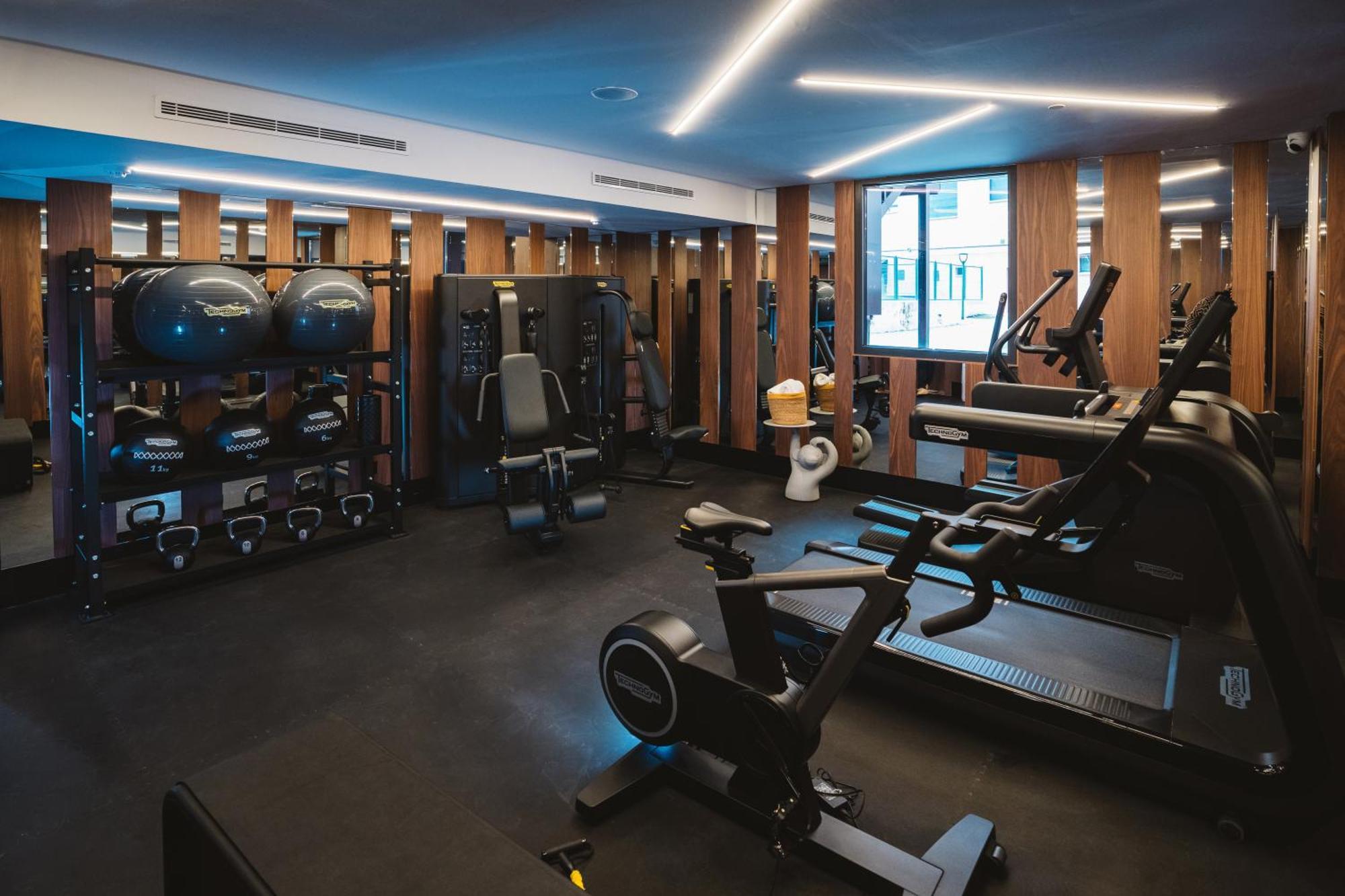Hotel Pinar Plaza Madrid Bagian luar foto