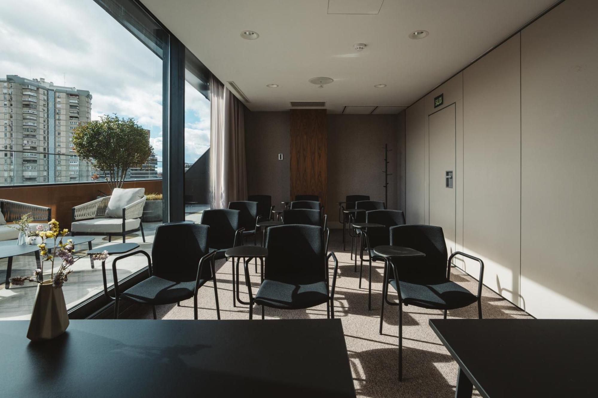 Hotel Pinar Plaza Madrid Bagian luar foto