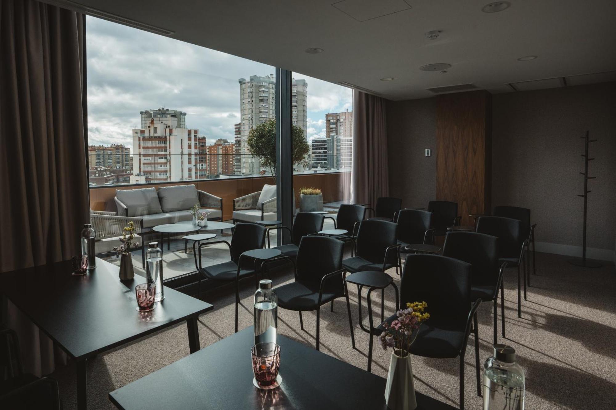 Hotel Pinar Plaza Madrid Bagian luar foto