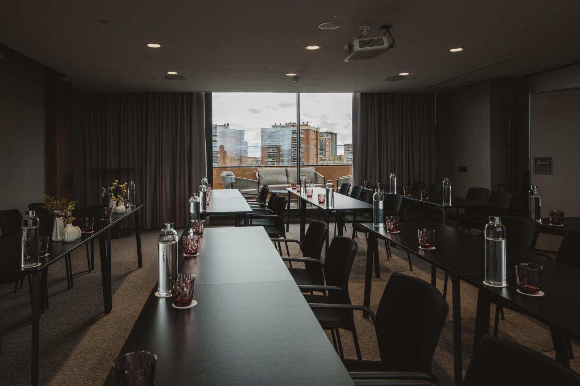 Hotel Pinar Plaza Madrid Bagian luar foto