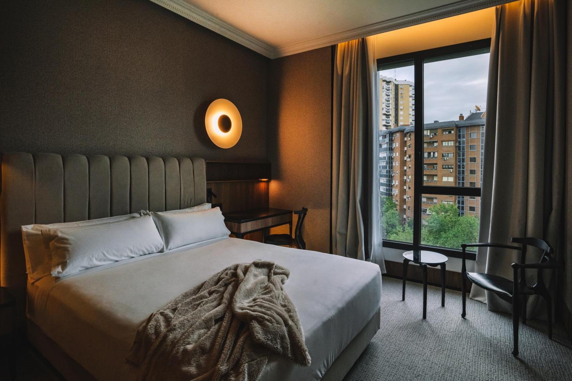 Hotel Pinar Plaza Madrid Bagian luar foto