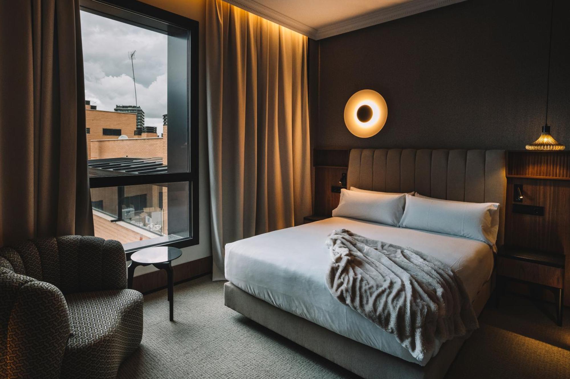 Hotel Pinar Plaza Madrid Bagian luar foto